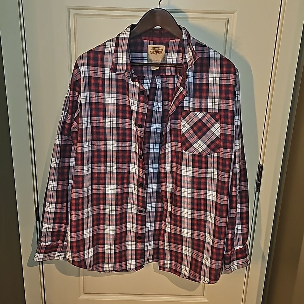 TELLURIDE CLOTHING CO Men's plaid button-up. Size
